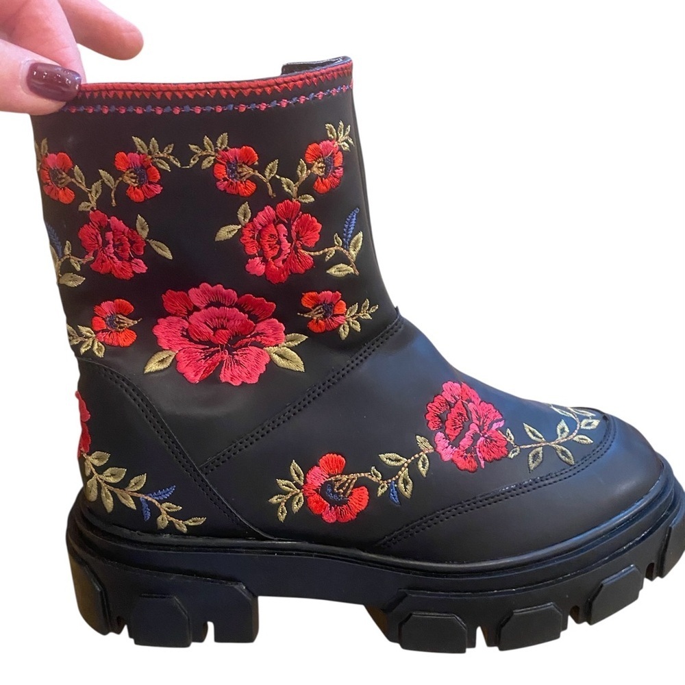 Farm Rio Women’s Floral Ankle Boots Size 7.5